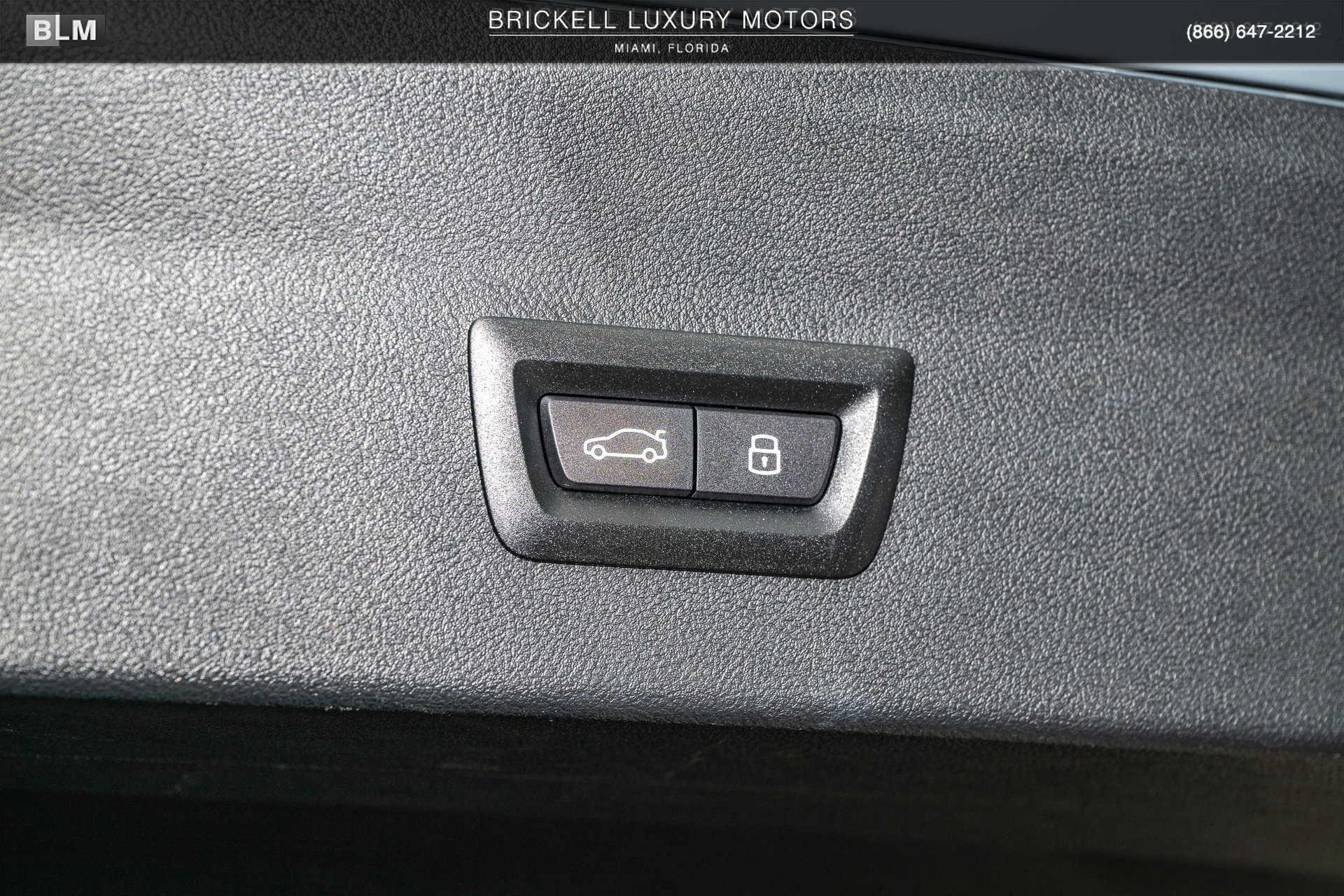 Used 2024 BMW X4 xDrive30i w/ M Sport Package AWD/4WD image 16