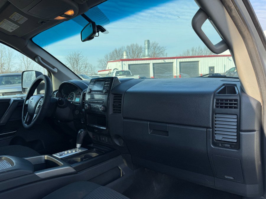 Used 2014 Nissan Titan SV image 18