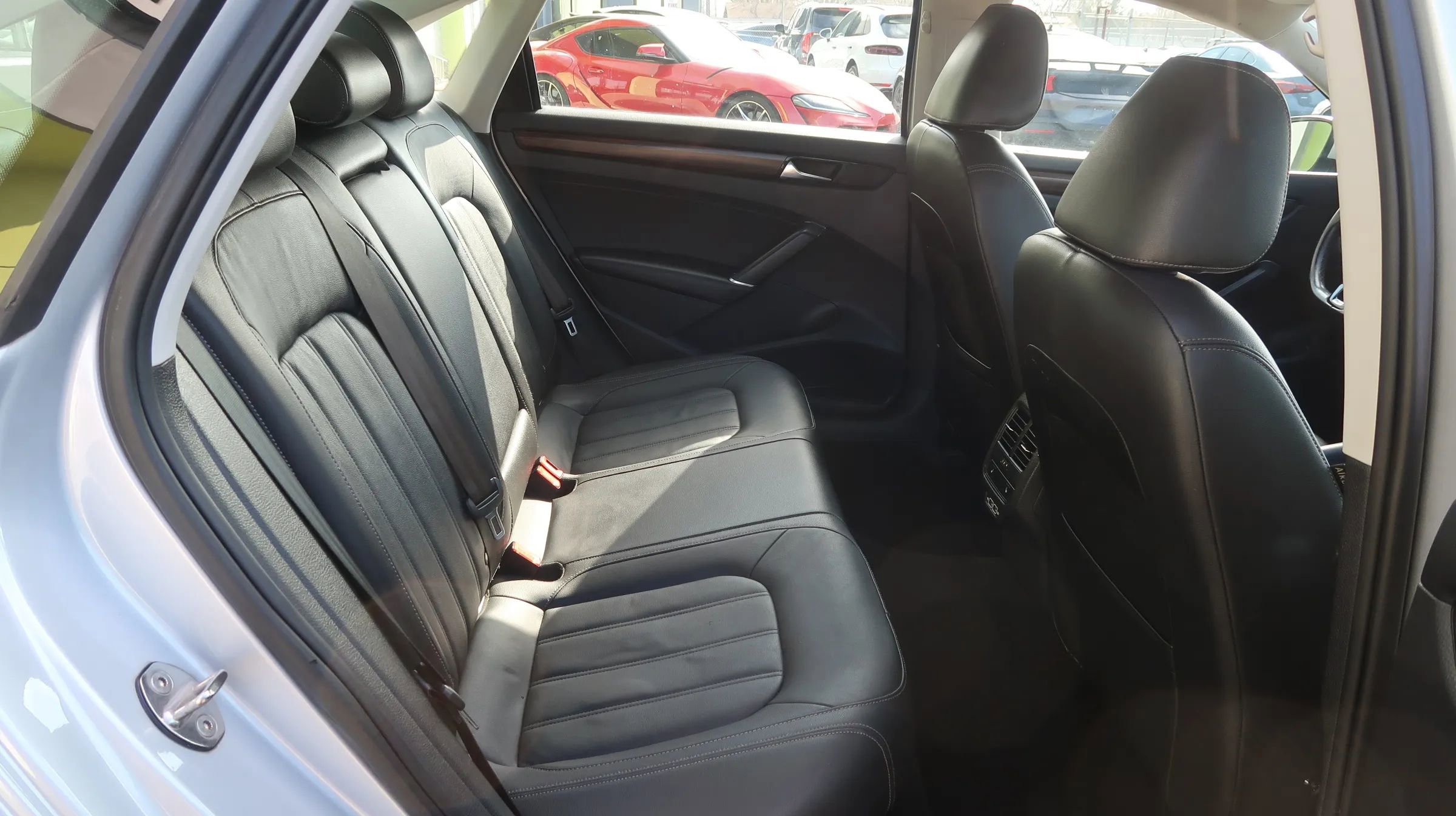 Used 2020 Volkswagen Passat 2.0T SEL image 23