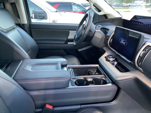 Used 2025 Ford Expedition Active AWD/4WD image 21