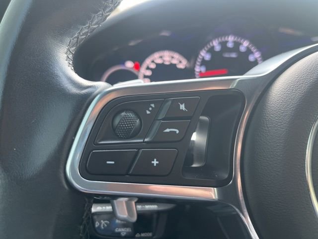 Used 2019 Porsche Cayenne Base image 15