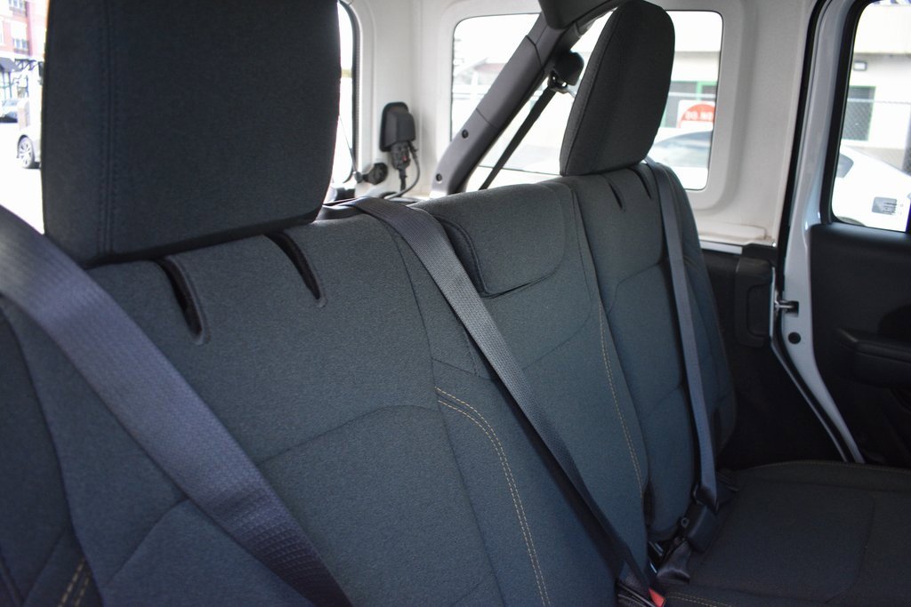 Used 2025 Jeep Wrangler Sport S image 29