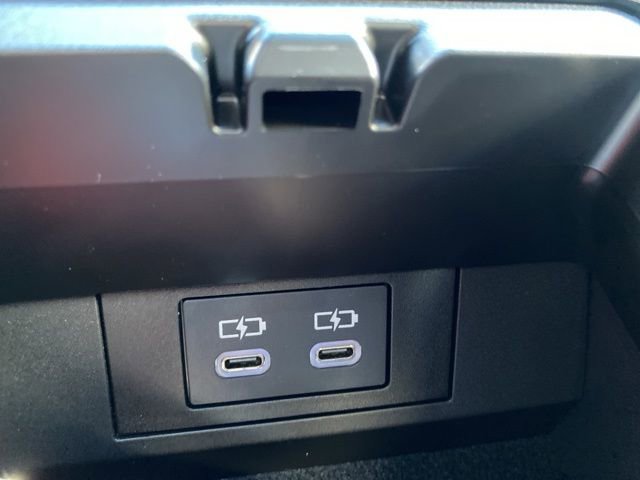 New 2025 Toyota Prius Plug-In Hybrid FWD image 52