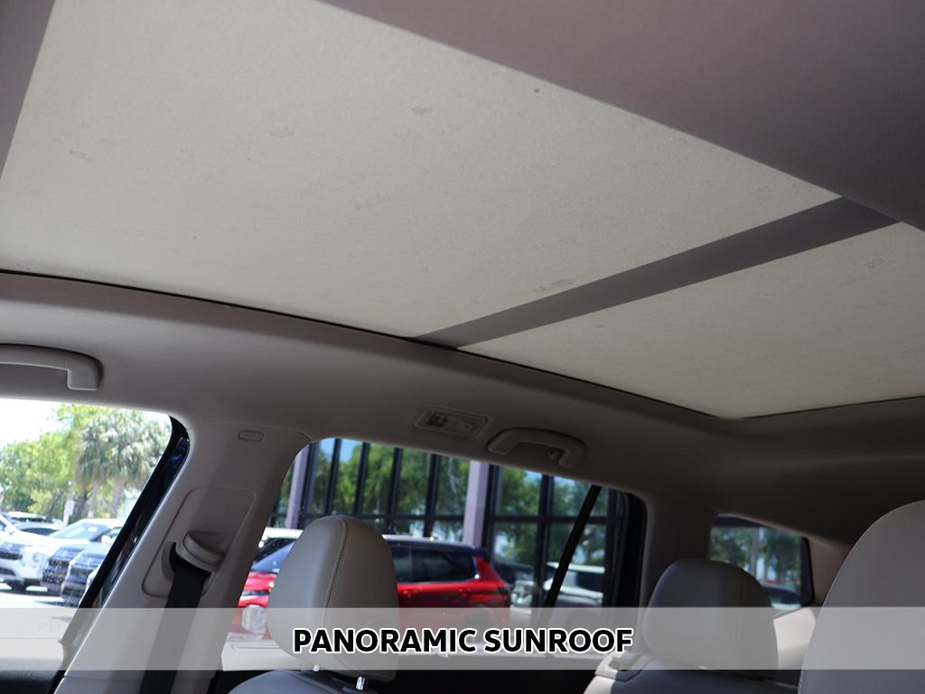 Used 2022 Volkswagen Atlas SE w/ Panoramic Sunroof Package FWD image 3