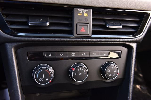 Certified 2022 Volkswagen Taos SE w/ Panoramic Sunroof Package image 14