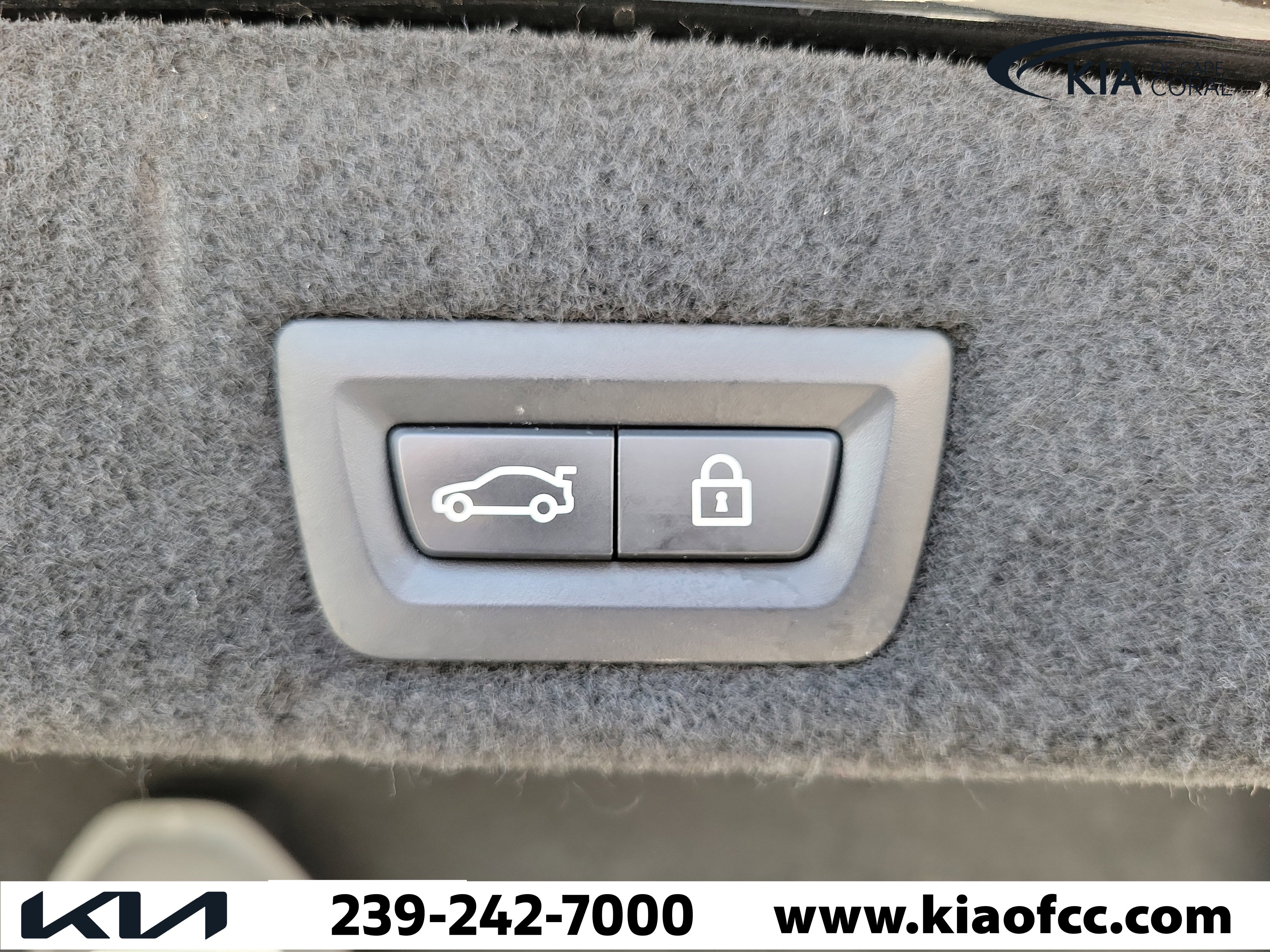 Used 2021 BMW 750i xDrive w/ Luxury Rear Seating Package image 11