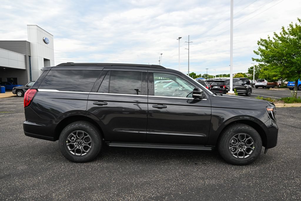 New 2026 Ford Expedition Active AWD/4WD image 3
