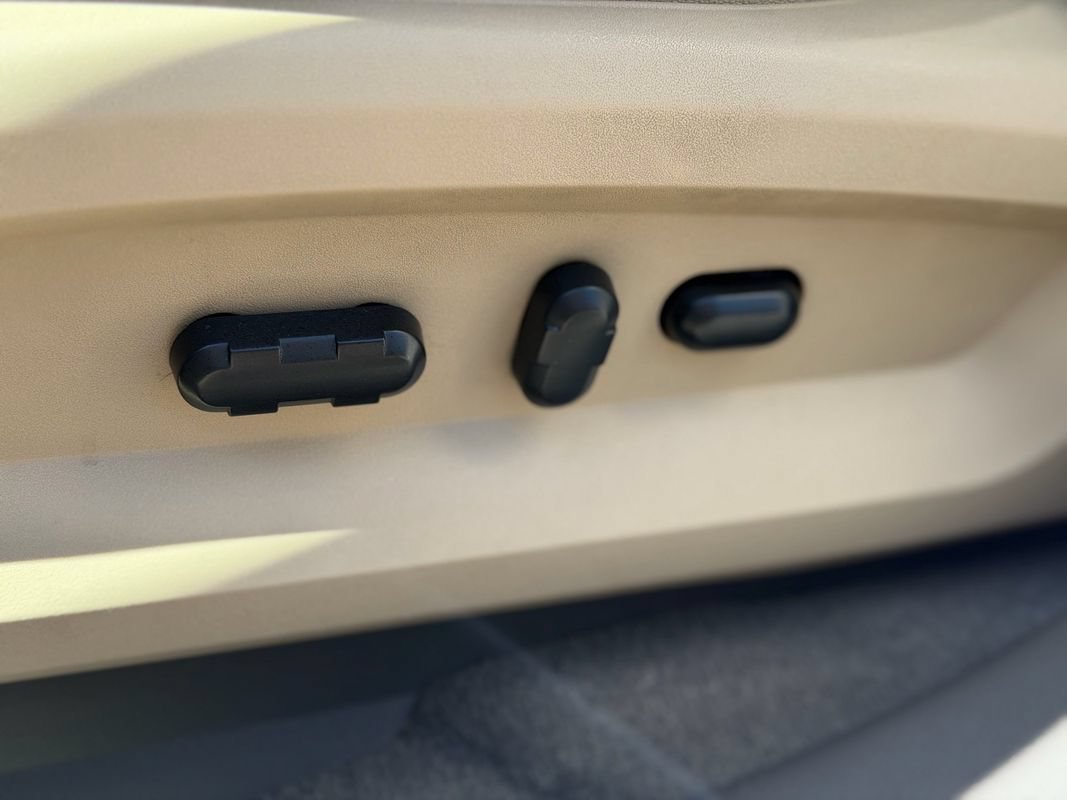 Used 2008 Lincoln MKX AWD image 19