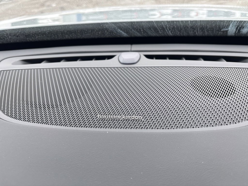 Certified 2025 Volvo XC90 B6 Plus image 44