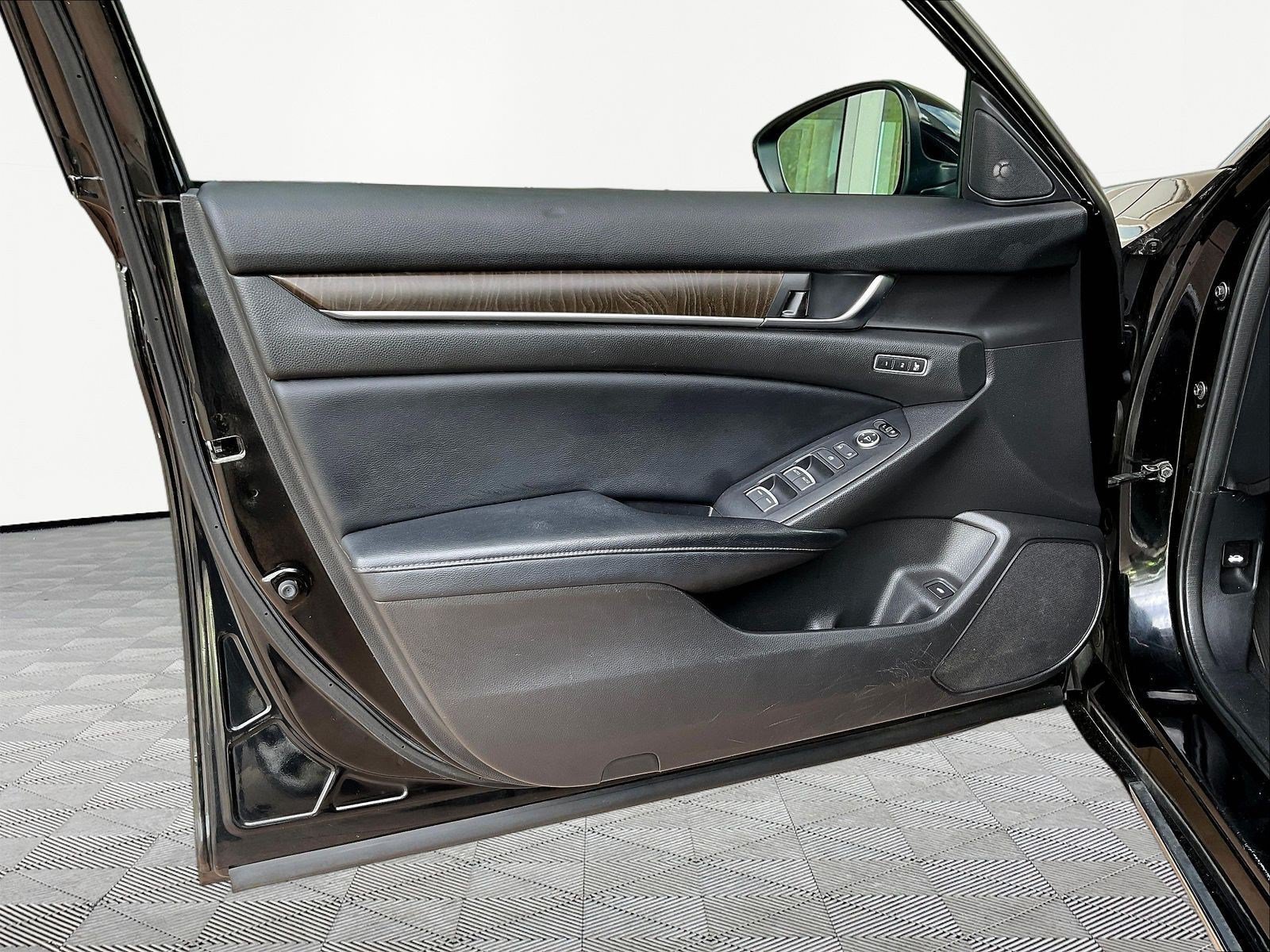 Used 2018 Honda Accord EX-L image 20