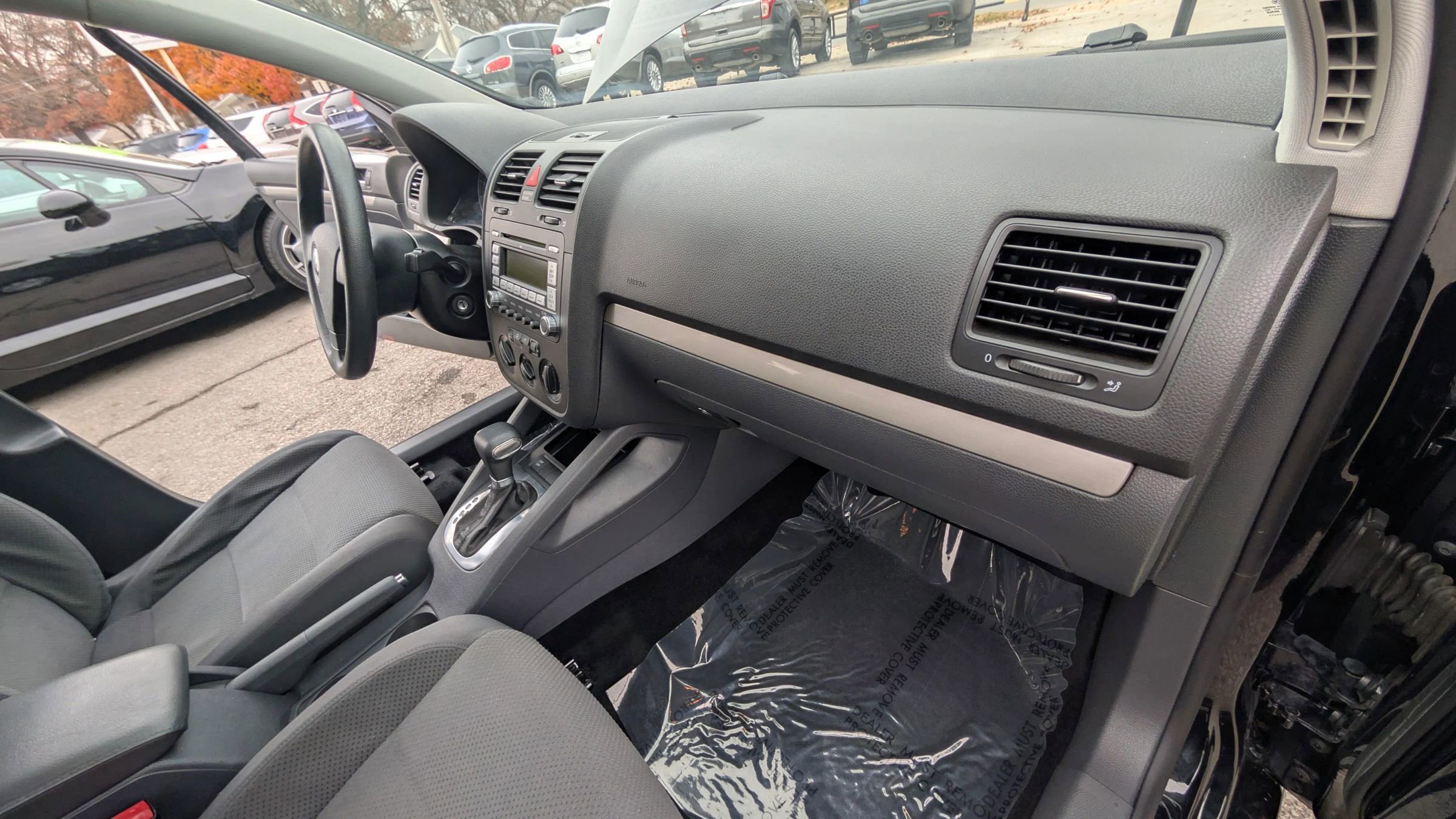 Used 2009 Volkswagen Rabbit S image 11