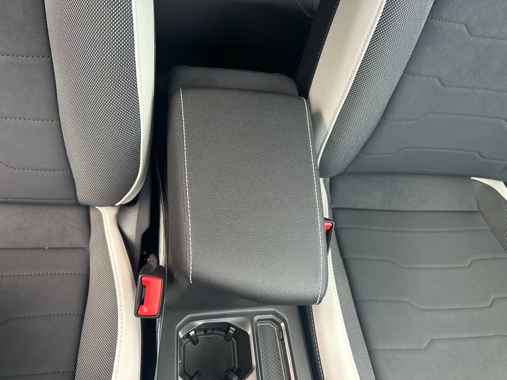 New 2026 Volkswagen Taos SE FWD image 36