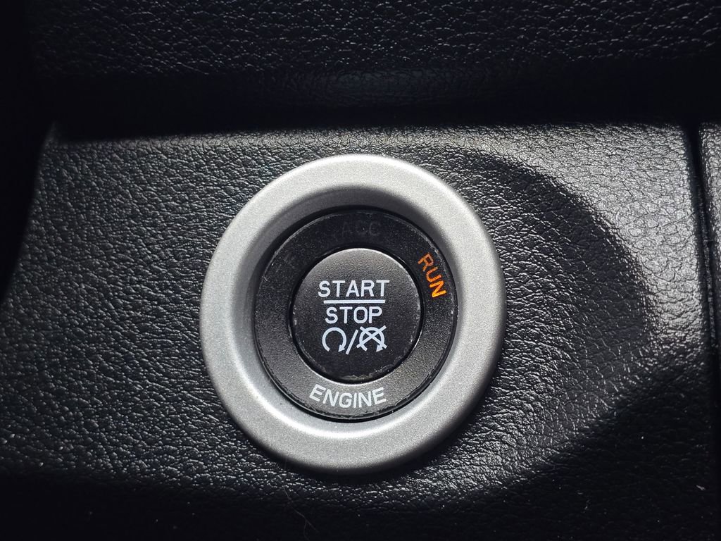 Used 2015 RAM 1500 Limited AWD/4WD image 35