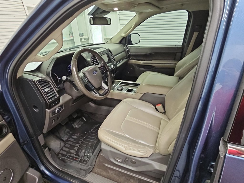 Used 2018 Ford Expedition Limited w/ Equipment Group 301A RWD image 12