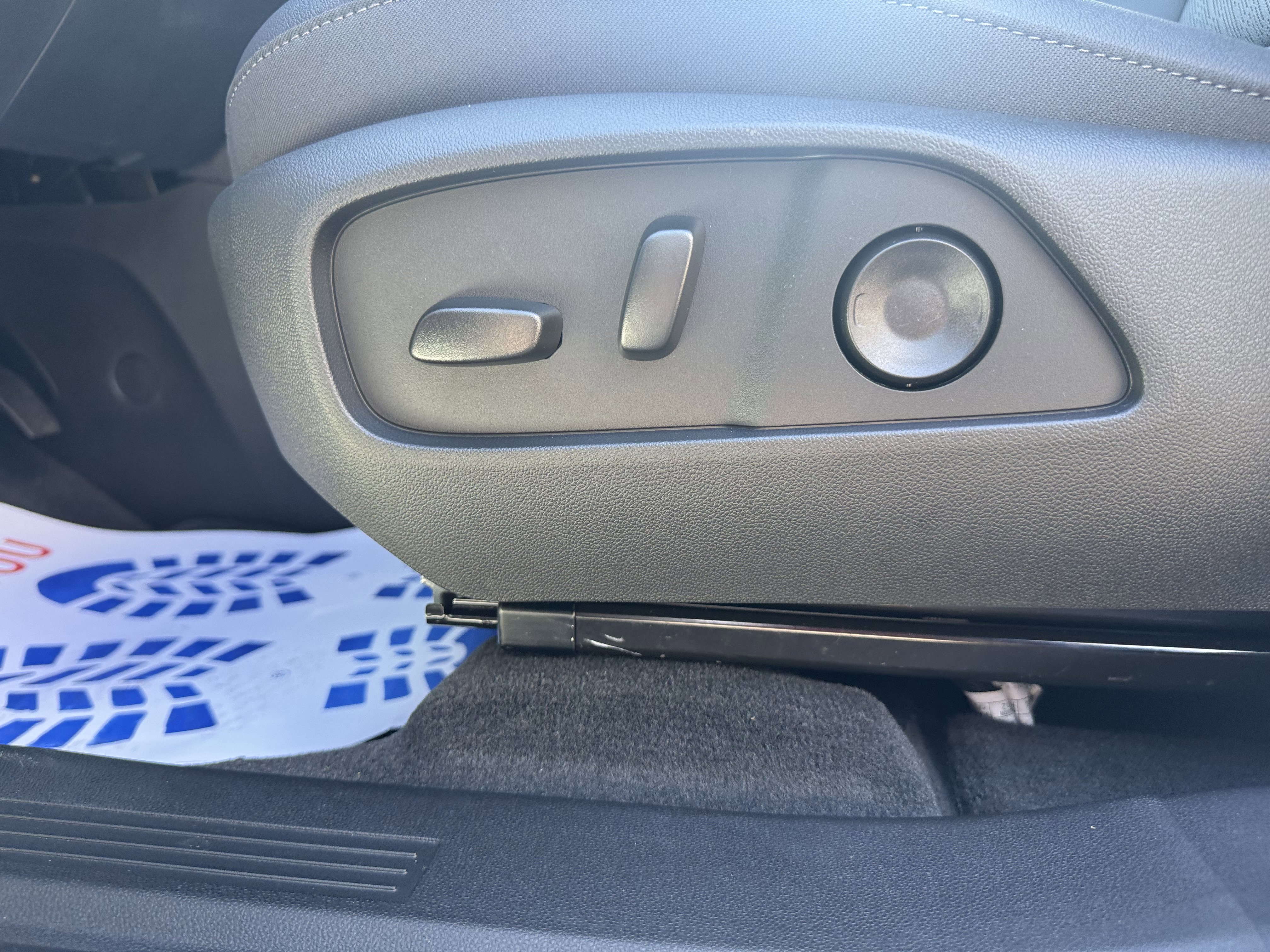 New 2026 Chevrolet Equinox LT w/ Convenience Package II image 12