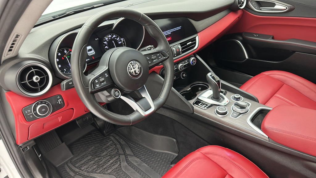 Used 2021 Alfa Romeo Giulia Ti w/ Nero Edizione AWD/4WD image 11