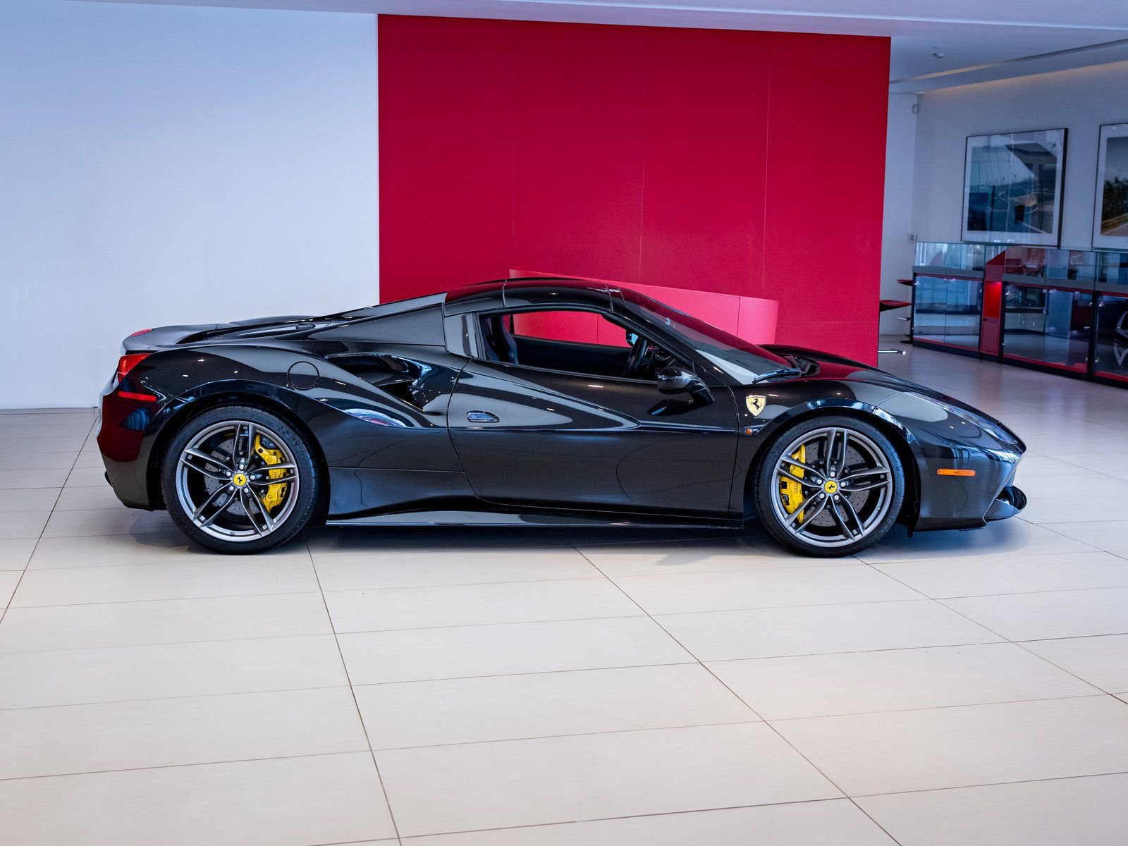 Certified 2018 Ferrari 488 Spider Base image 34