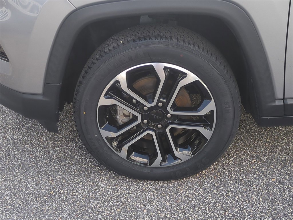 Certified 2022 Jeep Compass Limited image 11