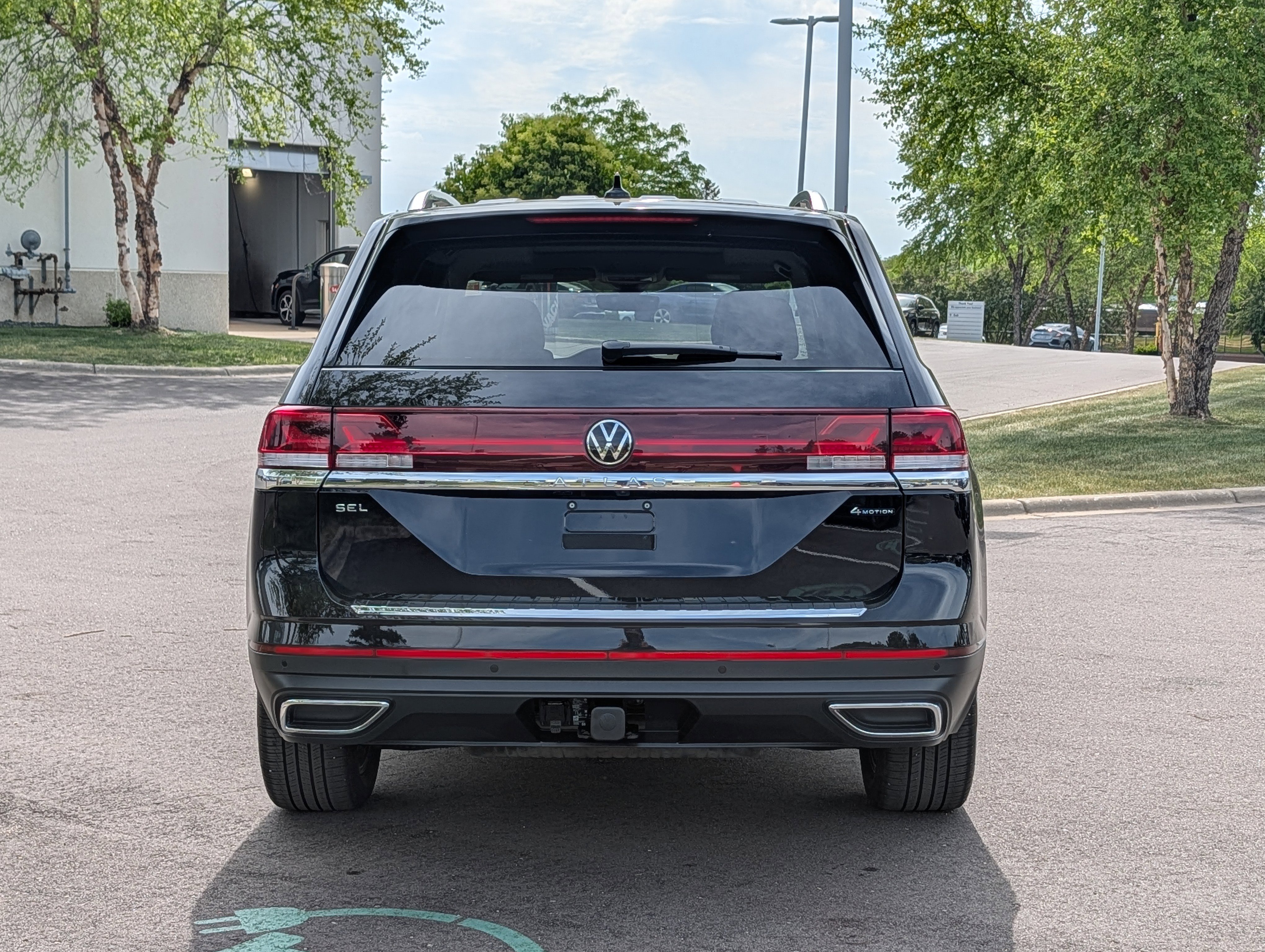 Used 2024 Volkswagen Atlas SEL AWD/4WD image 6
