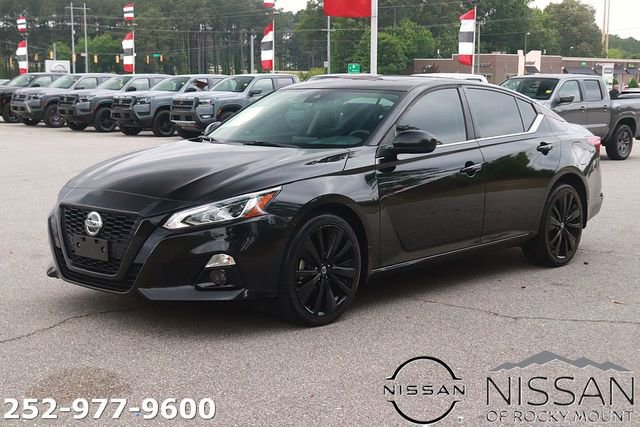 Used 2022 Nissan Altima 2.5 SR w/ Midnight Edition Package AWD/4WD image 3