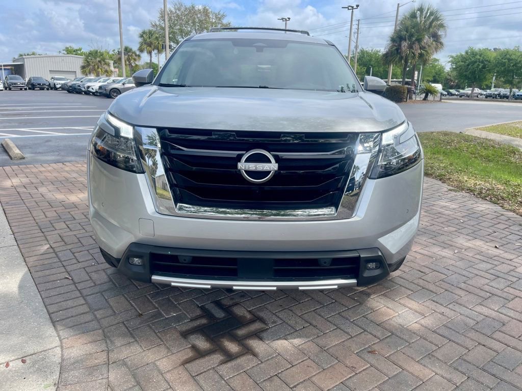 Used 2024 Nissan Pathfinder Platinum w/ Cargo Package image 9