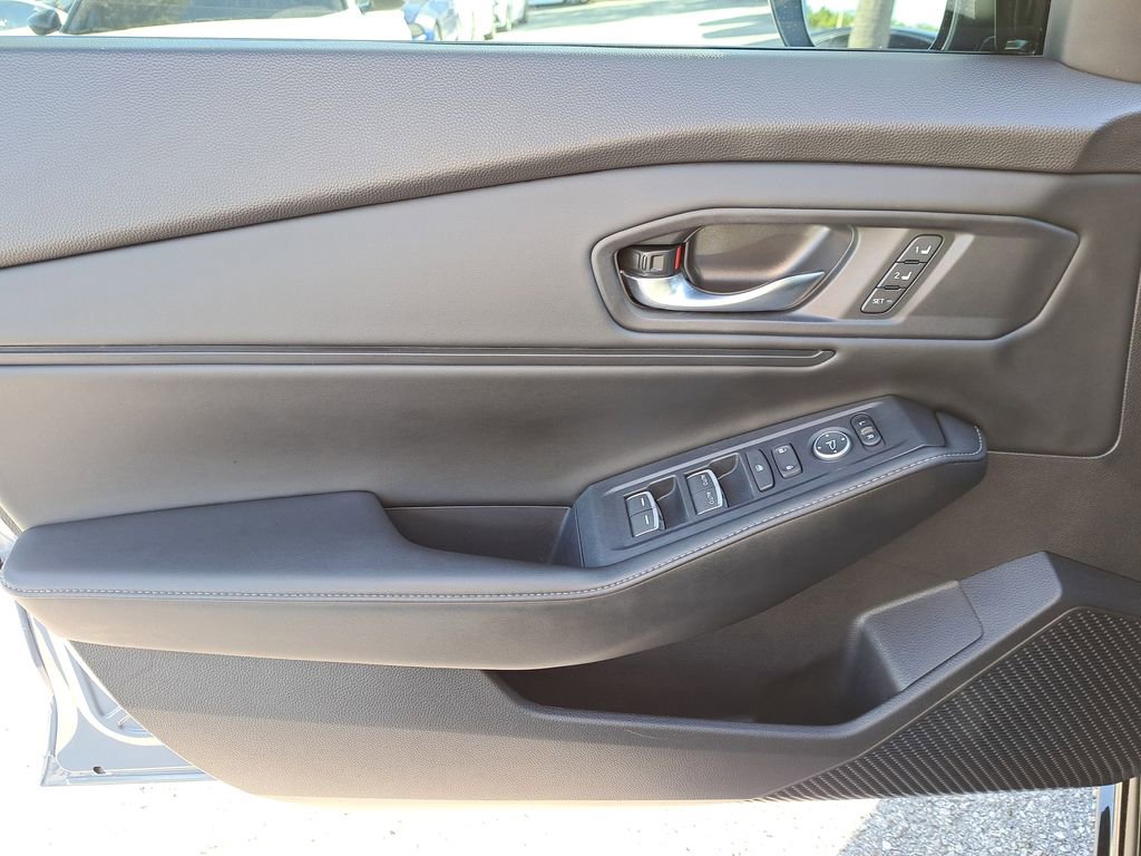 Used 2023 Honda Accord Sport image 12