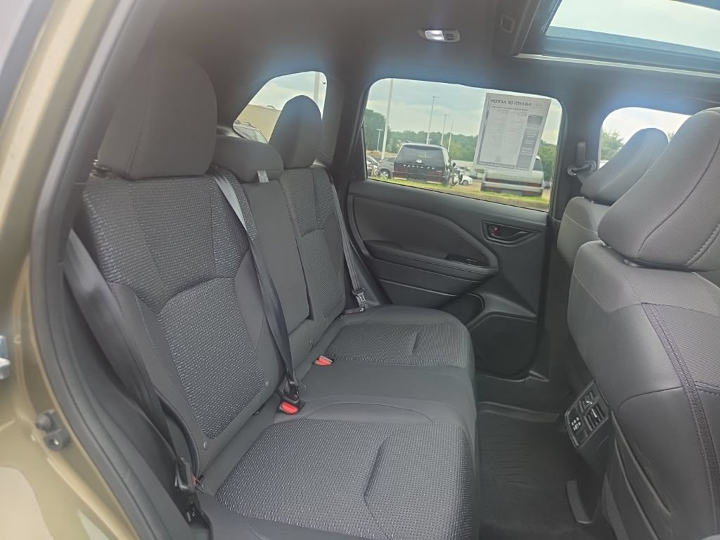 Used 2025 Subaru Forester Premium AWD/4WD image 21