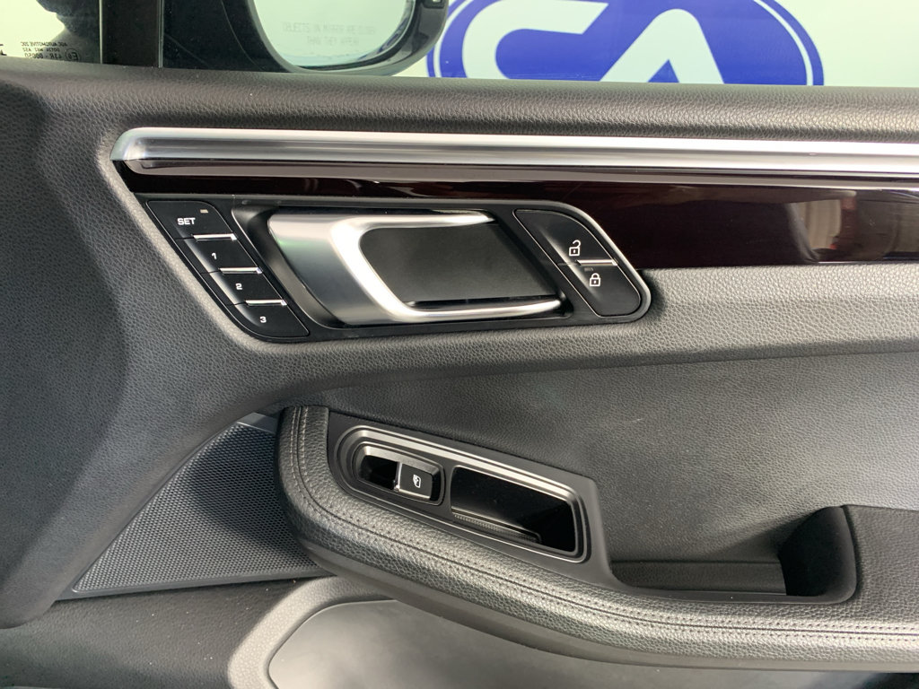 Used 2019 Porsche Macan S AWD/4WD image 41