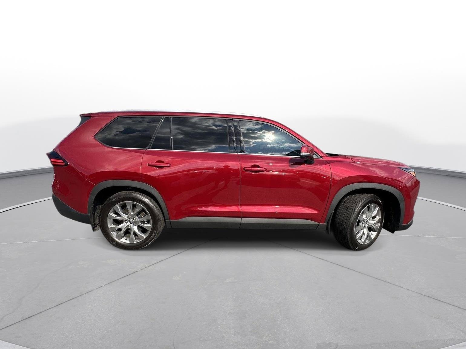 Used 2025 Toyota Grand Highlander AWD image 5