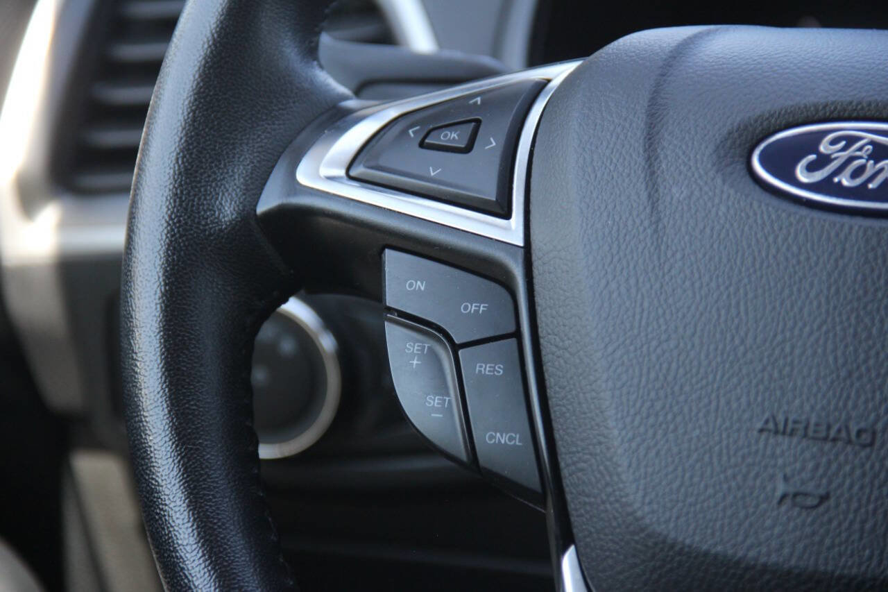 Used 2023 Ford Edge SEL image 19