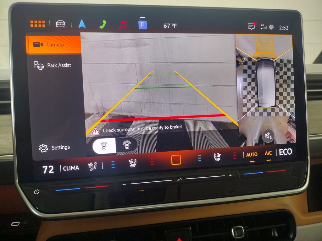 New 2025 Volkswagen ID. Buzz 1st Edition AWD/4WD image 9