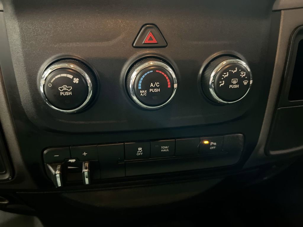 Used 2014 RAM 2500 Tradesman w/ Chrome Appearance Group image 15