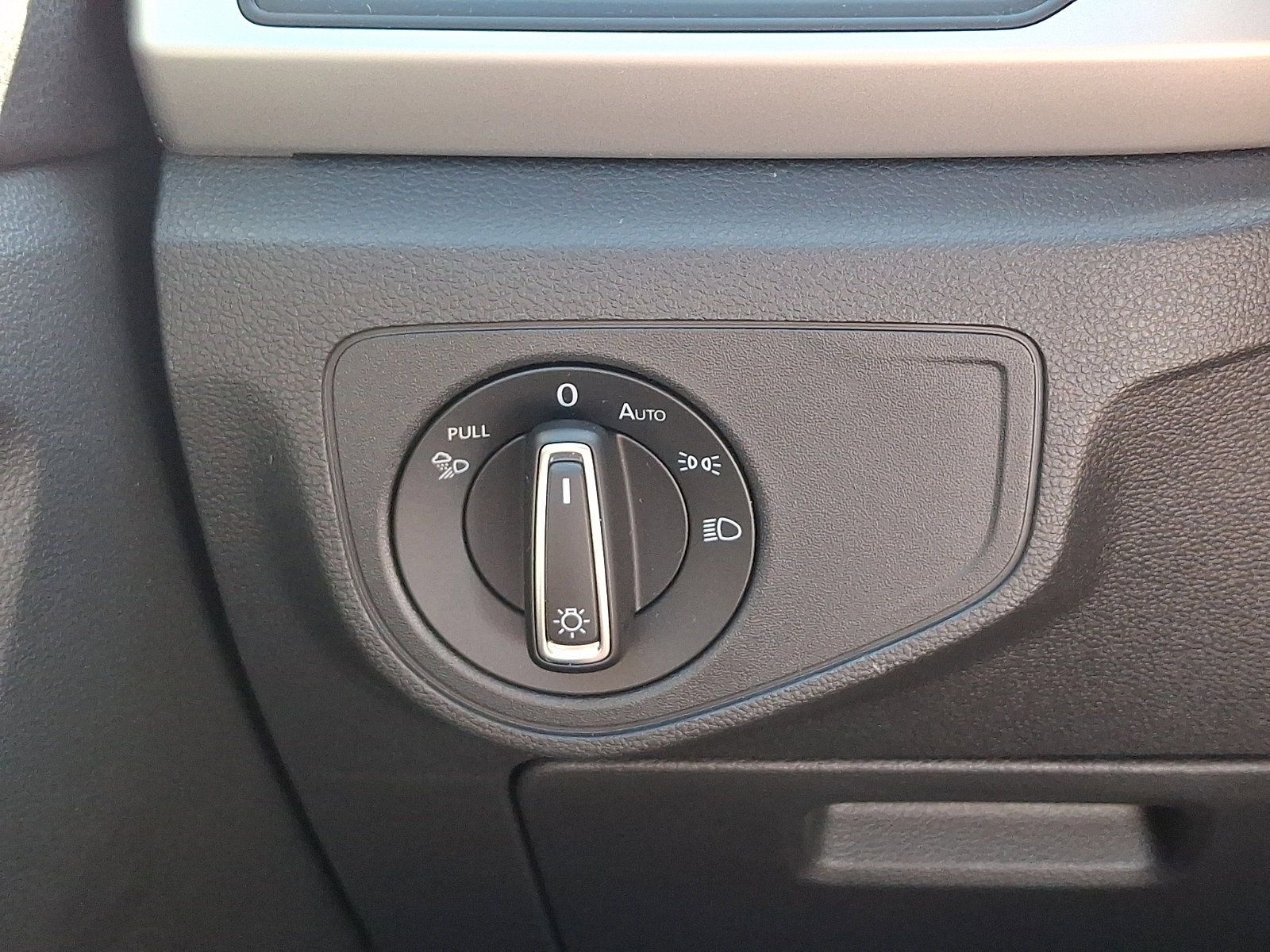 Certified 2023 Volkswagen Atlas SE image 23