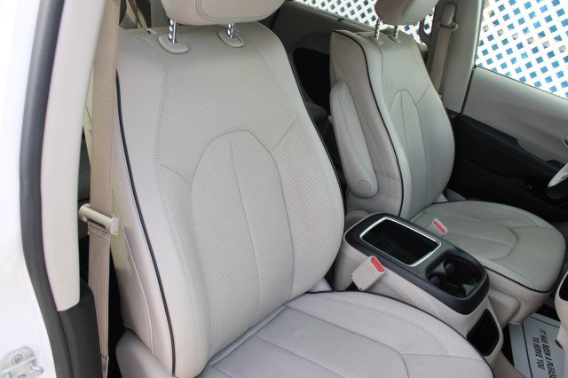 Used 2018 Chrysler Pacifica Limited w/ Advanced Safetytec Group image 12