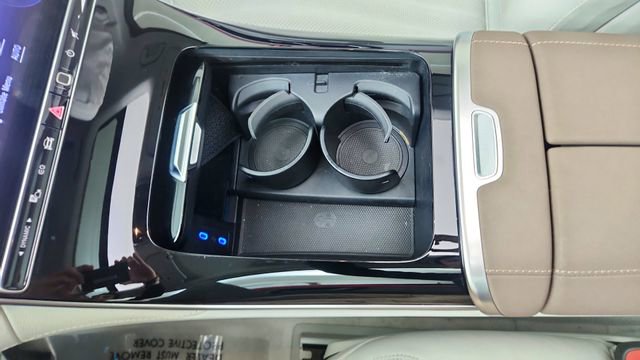 Used 2023 Mercedes-Benz EQS 450+ 4MATIC SUV w/ Exclusive Trim Package image 55