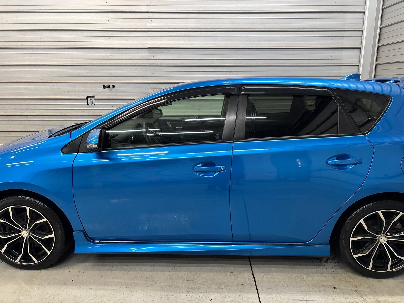 Used 2018 Toyota Corolla iM w/ All-Weather Mat Package FWD image 7