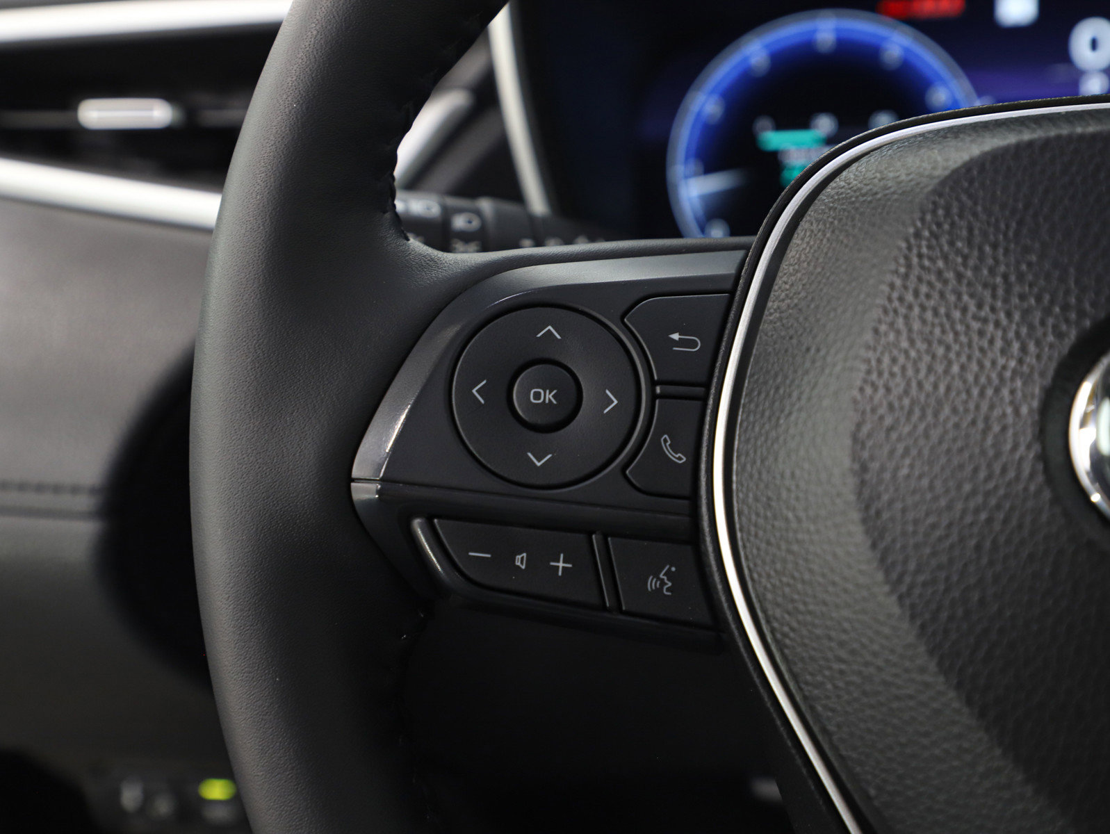 Used 2026 Toyota Corolla Cross XLE w/ Convenience Package image 27