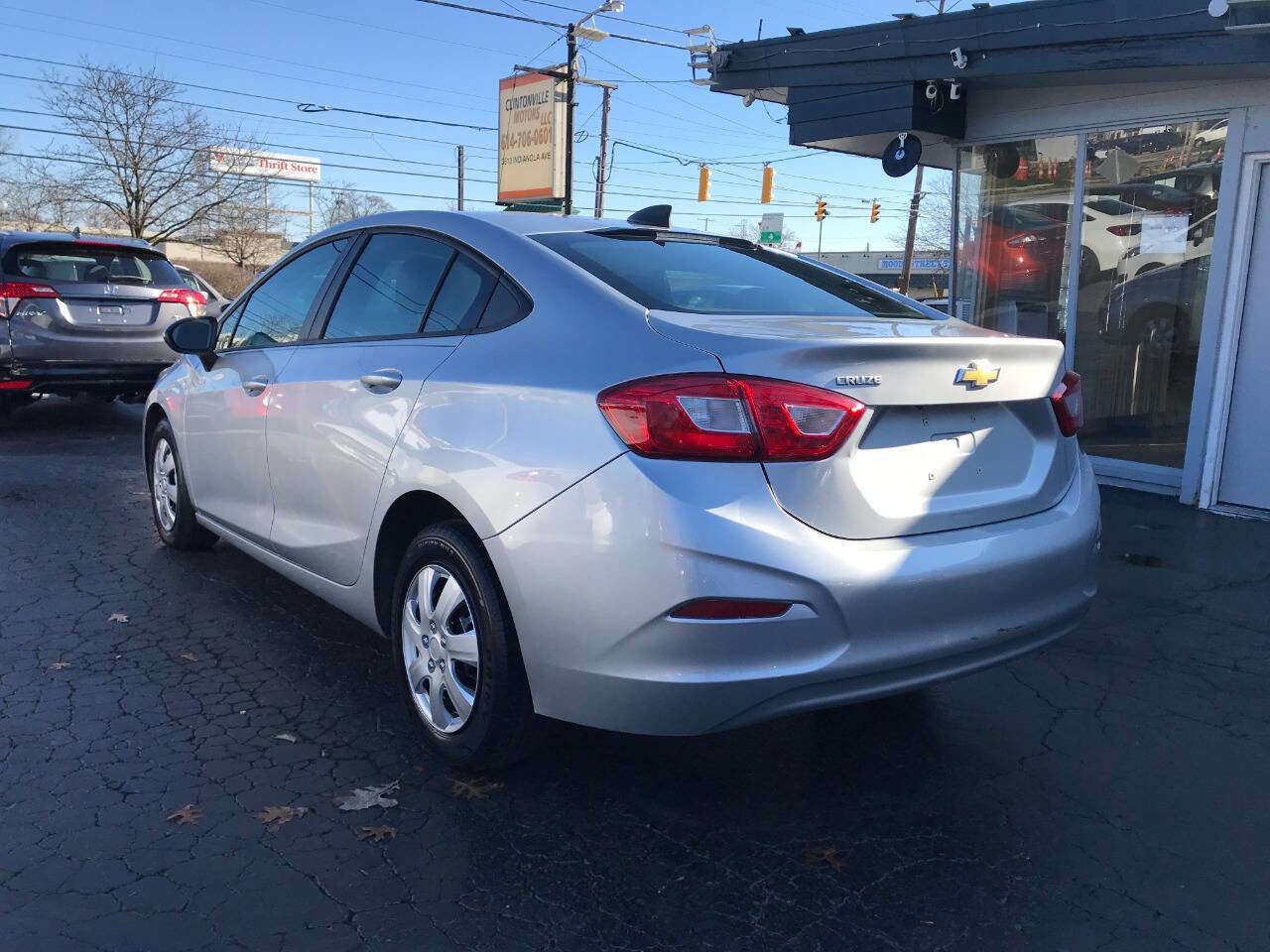 Used 2018 Chevrolet Cruze LS image 5