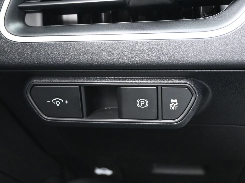 Used 2025 Kia K4 LXS image 16