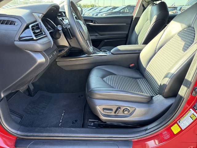 Used 2020 Toyota Camry SE FWD image 17