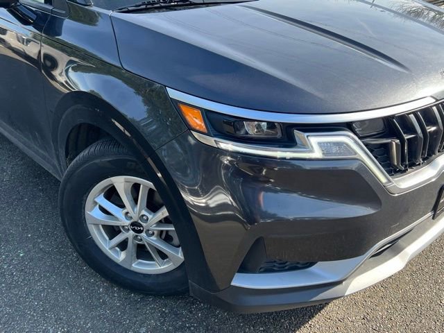 Certified 2024 Kia Carnival LX image 2