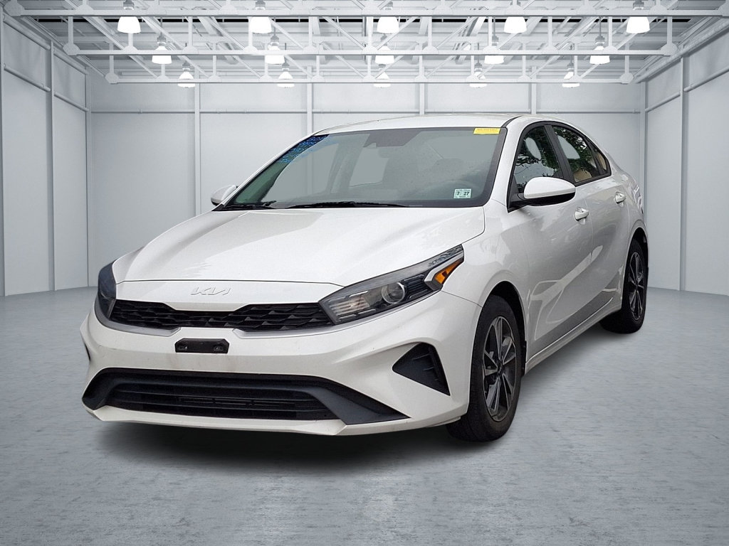 Used 2022 Kia Forte LXS FWD image 1