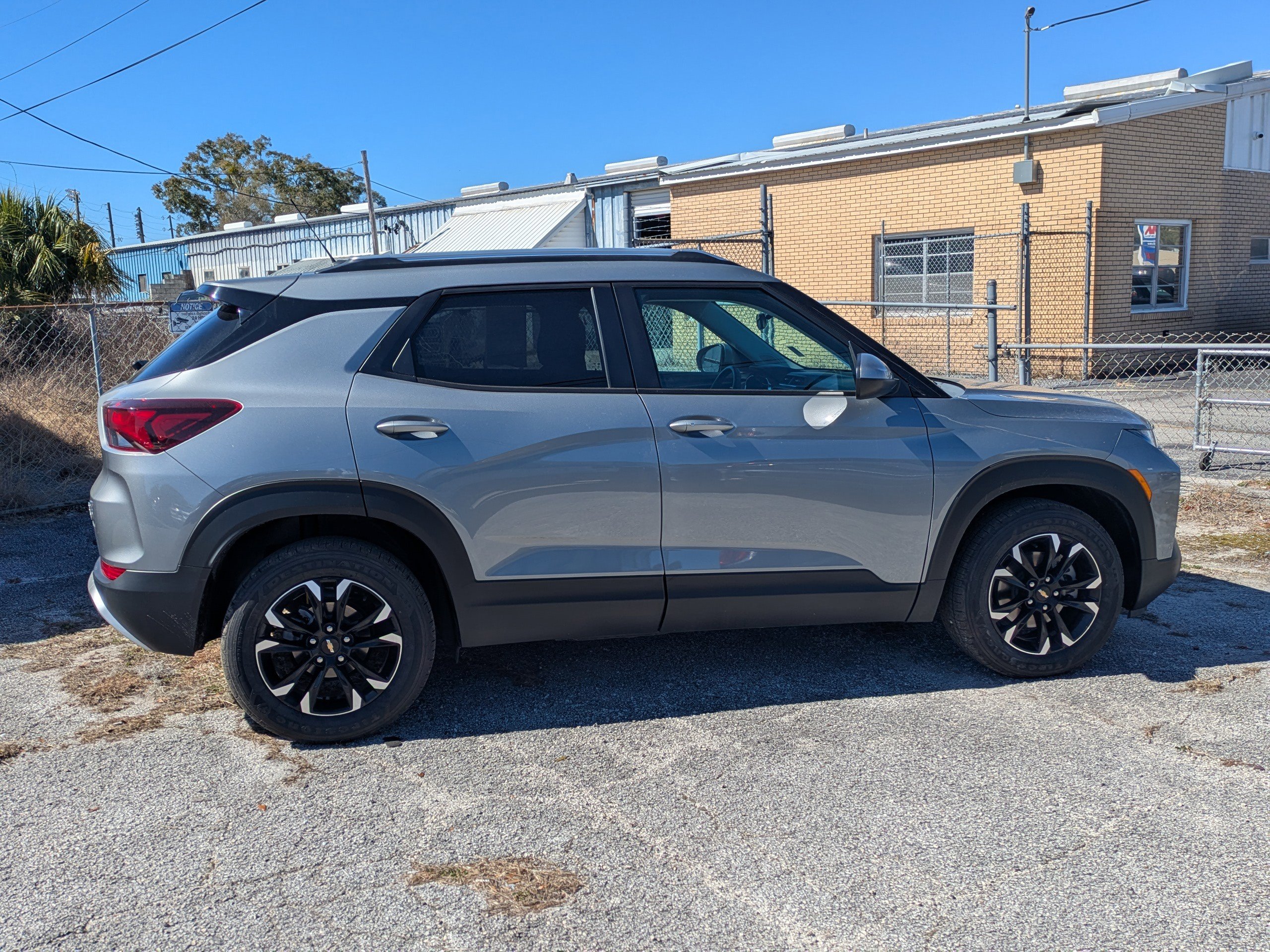 Certified 2023 Chevrolet TrailBlazer LT FWD image 3