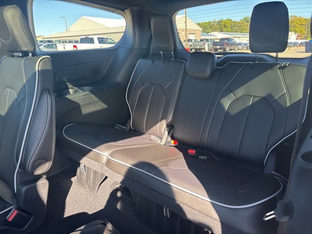 New 2026 Chrysler Pacifica Limited w/ S Appearance Package image 15