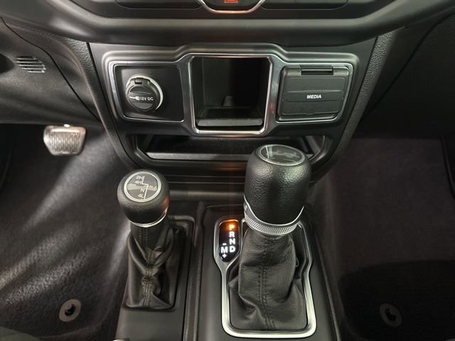 Used 2021 Jeep Wrangler Sport image 18