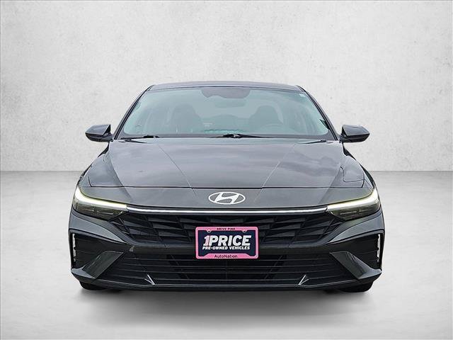 Used 2024 Hyundai Elantra SEL FWD image 2
