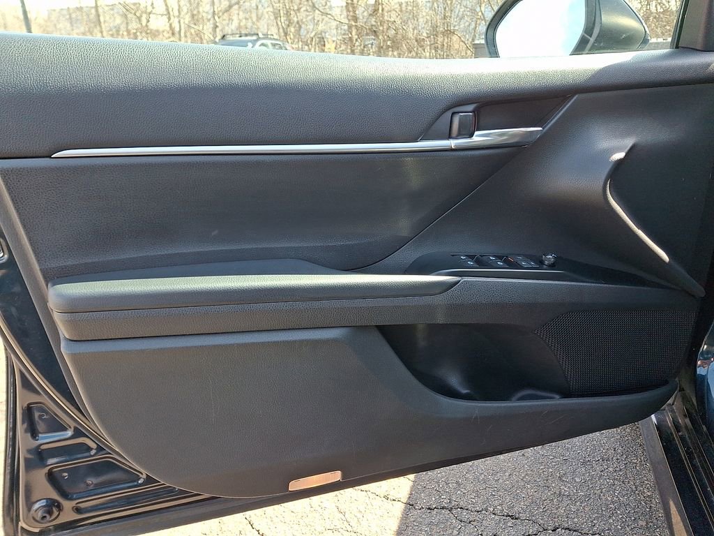 Used 2019 Toyota Camry LE FWD image 12