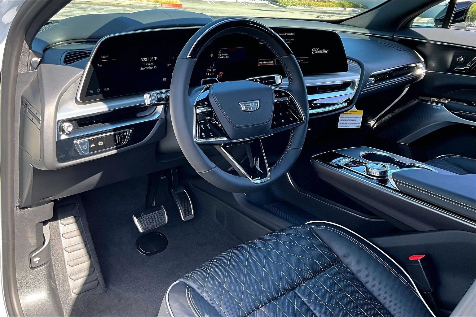 New 2027 Cadillac Lyriq Signature Luxury w/ Nappa Leather Package AWD/4WD image 8