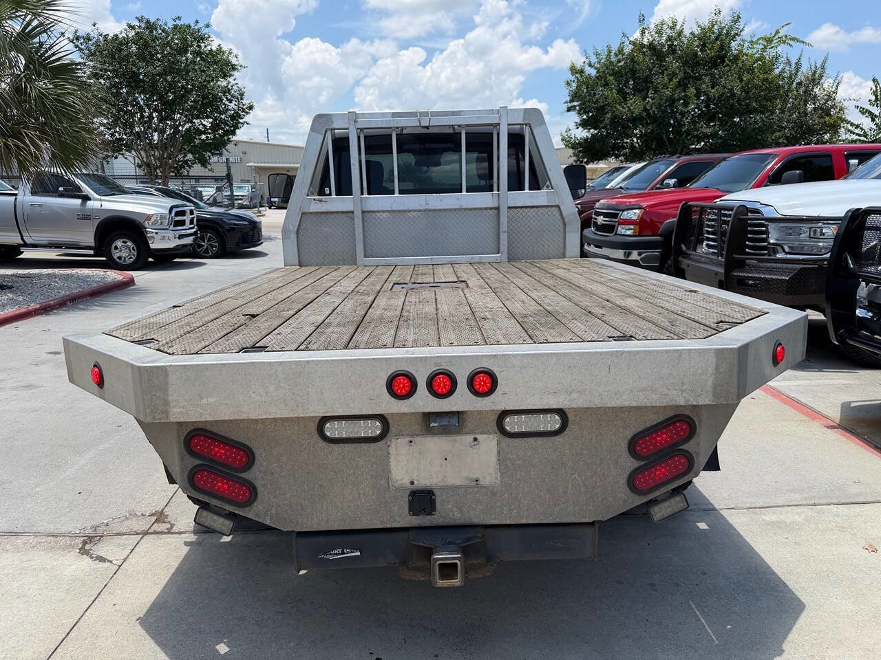 Used 2017 RAM 3500 Tradesman w/ Chrome Appearance Group AWD/4WD image 6