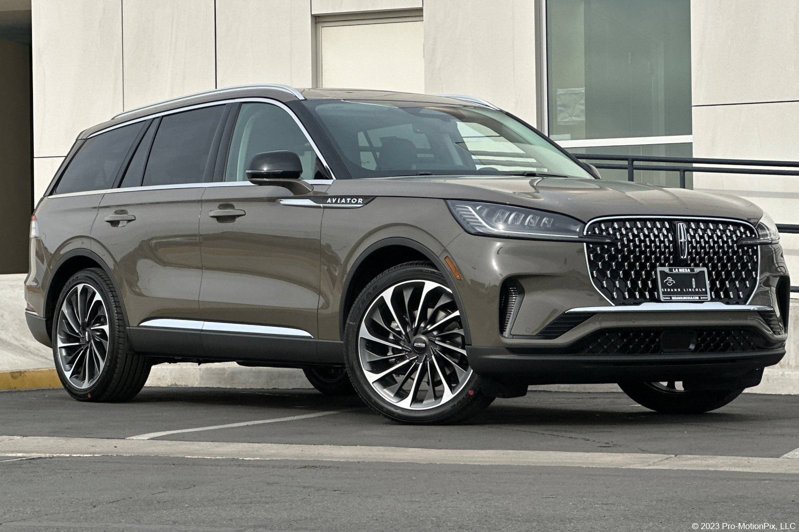 New 2026 Lincoln Aviator Reserve w/ Luxury Package RWD image 1